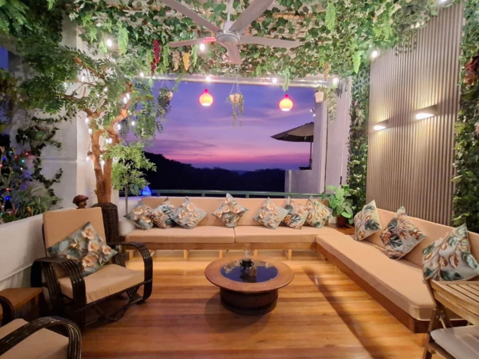 The Indoor Garden